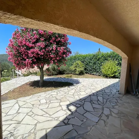 Rez De Jardin, Entre Et Montagne *