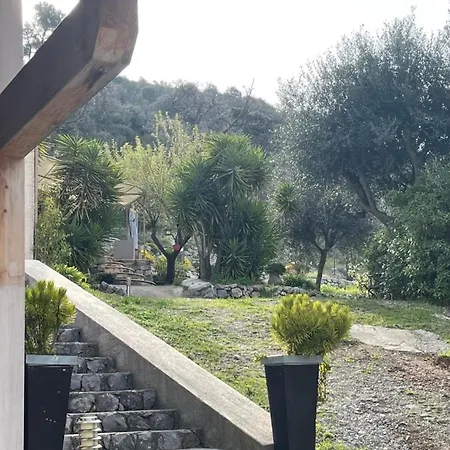 Rez De Jardin, Entre Et Montagne * Levens